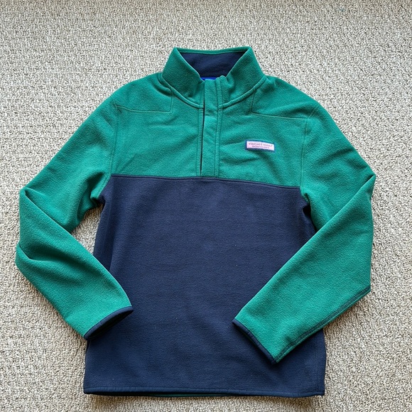 New Vineyard Vines half button down fleece. - Picture 1 of 4
